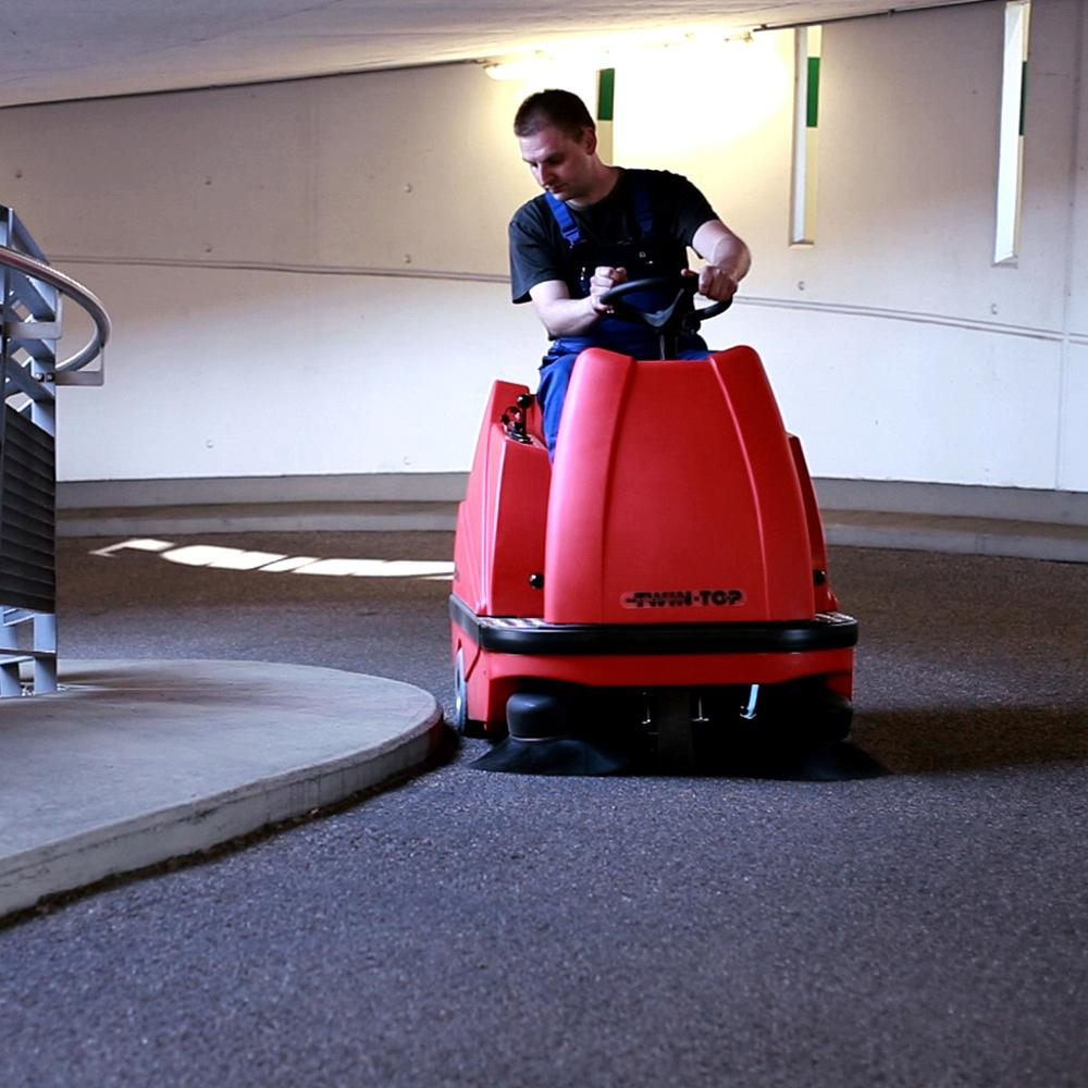 Seat Operated Sweeper upto 12000 sqm