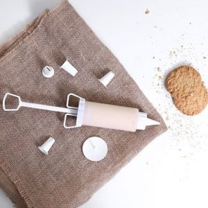 Royalford Icing Syringe Cupcake Filling Injector With 5 Icing Nozzles - Plastic - White