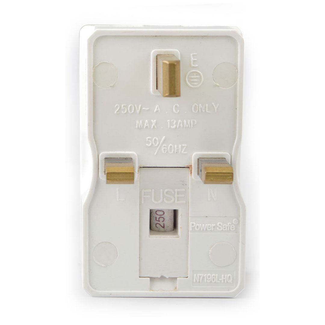 Multi-Plug Fitted 13A Fuse 3 Pin Flat Plug Light + 1 Way 3 Pin Multi Socket & 2 Way 2 Pin Socket