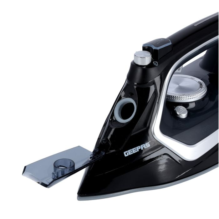 Steam Iron With Ceramic Soleplate