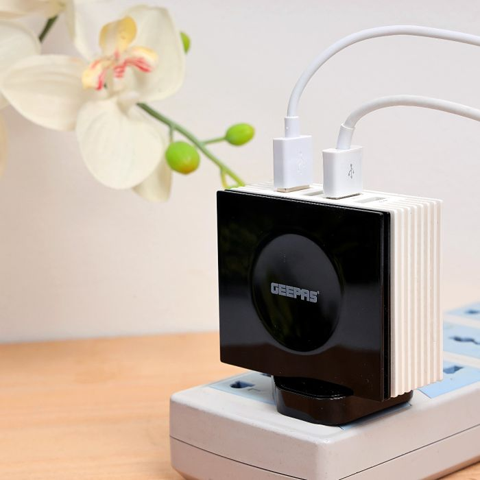 Geepas 4 USB Charger - Power Port 4, Travel Charger, Ideal For IPhone XS/XS Max/XR/X/8, Galaxy S8/Note 3, IPad Air 2/Mini 3, And More