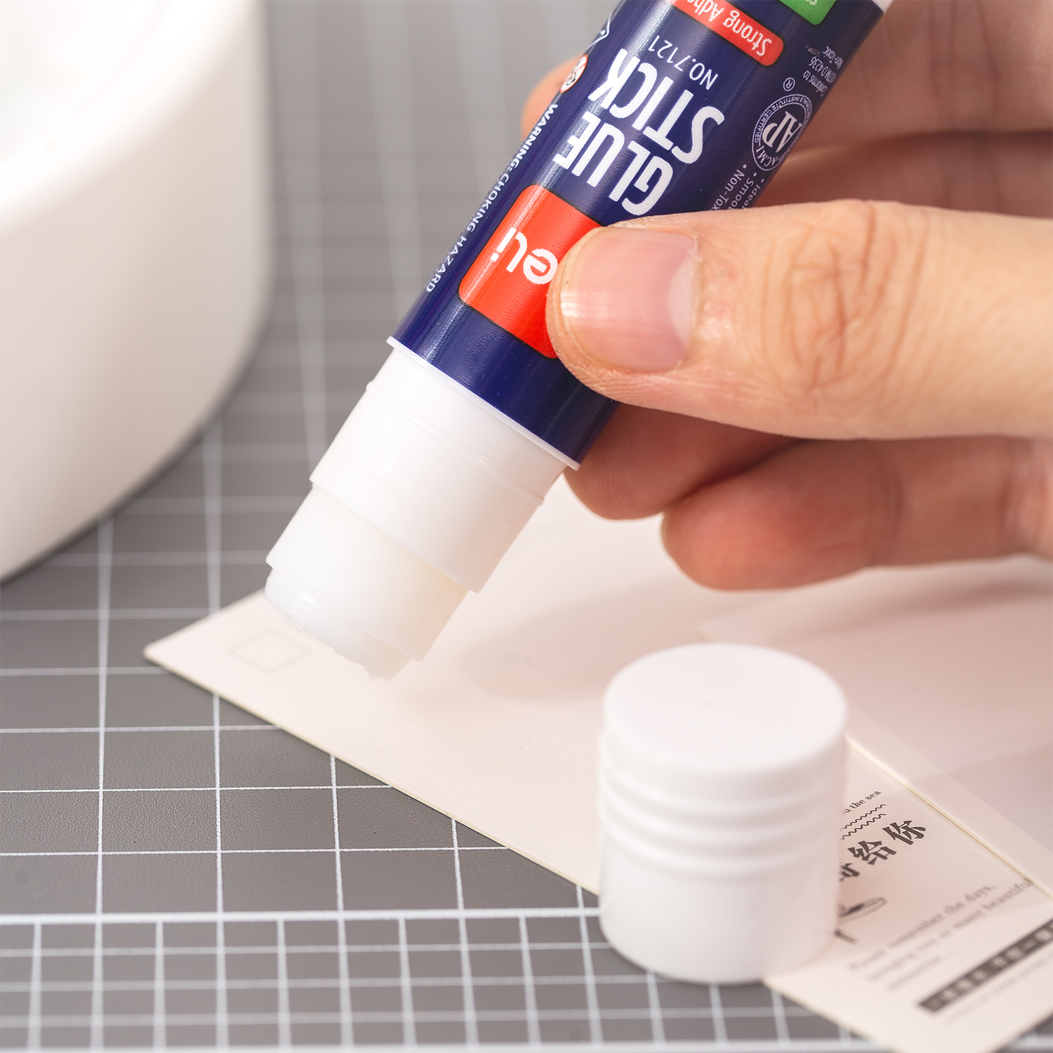 Deli-E7121 Glue Stick