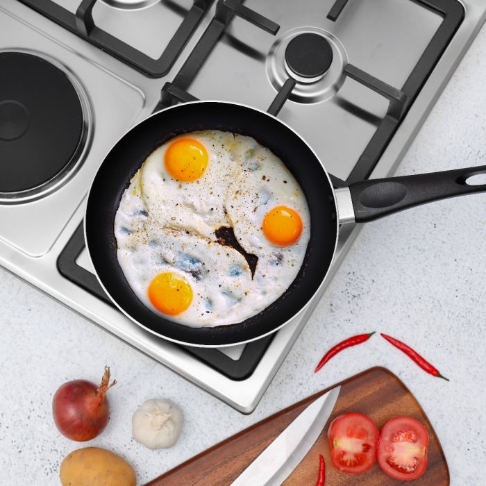 Stainless Steel Built-In Gas & Electric Hot Plate Hob, GGC31034 | 3 Burners & 1 Hot Plate | Automatic Ignition System | LPG Gas Type 2800pa | Metal Knob | Cast Iron Pan Support