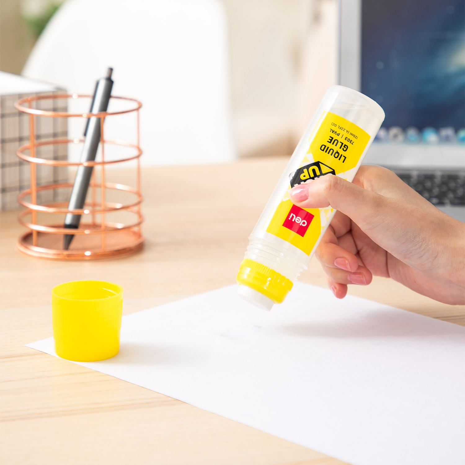 Deli-E7303 Liquid Glue