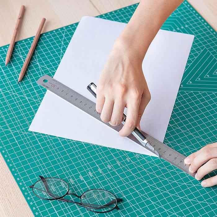 Deli Cutting Mat A2 605mm x 405mm