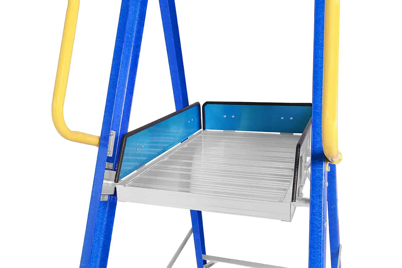 GAZELLE G3806 6FT FIBERGLASS PLATFORM LADDER (1.7M)